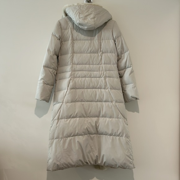 Like New! Long Cream Puffer Coat w/Faux Fur Lined Detachable Hood and Accents - Picture 3 of 9